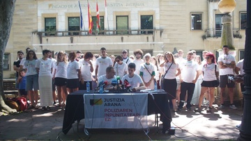 Justizia Aranarentzat plataforma aurkeztu dute Bilbon, Poliziaren inpunitatearen eta abusuen aurka (2)