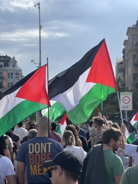 "Existitzen uzten ez duen estatu batek ez luke existitzeko eskubiderik izan behar" (5)