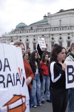 "Bada garaia, beto politikorik ez!" (4)