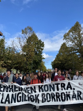 Gernikan, milaka lagunek esan diote ezetz Guggenheim Urdaibai proiektuari (1)