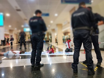 Jaurlaritzaren Bilboko egoitza nagusian protesta egin zuen atzo Uribe Kostako Khalasek (2)