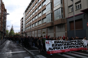 Gasteizko kaleak hartu ditu GKSk, gazte langileek emantzipatzeko duten ezintasunaren kontra (14)