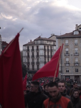 Gasteizko kaleak hartu ditu GKSk, gazte langileek emantzipatzeko duten ezintasunaren kontra (17)