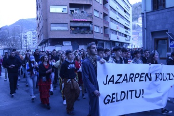 Poliziaren jazarpena salatu du Kontseilu Sozialistak Tolosan (2)