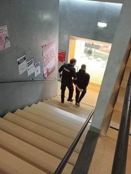 Ertzaintzak ikasleak jazarri ditu Bilboko Botikazar institutuan eta Ibaetako campusean (2)