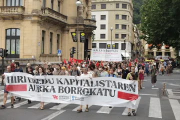 "Langile-klasea Donostiatik bota eta aberatsentzako hiri bilakatu nahi dute" (2)