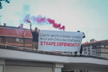 Etxape Zentro Sozialista defendatzera deitu dute ehunka lagunek Zumaian (10)