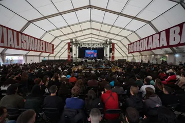 Milaka gazte batu dira Elizondon bigarren egunez, sozialismoaren alde indarrak batzeko (4)