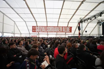 Milaka gazte batu dira Elizondon bigarren egunez, sozialismoaren alde indarrak batzeko (2)