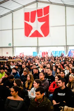 Milaka gazte batu dira Elizondon bigarren egunez, sozialismoaren alde indarrak batzeko (17)