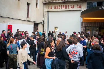 Milaka gazte batu dira Elizondon bigarren egunez, sozialismoaren alde indarrak batzeko (58)