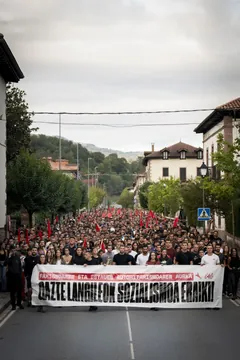"Sozialismoaren proiektu historikoa gorpuztera goaz" (3)