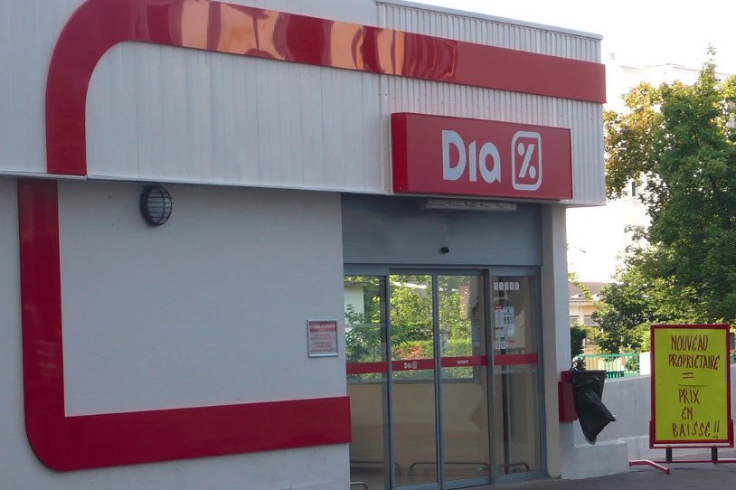 Zortzi supermerkatu-kate salatu dituzte, BEZaren jaitsiera ez aplikatzeagatik