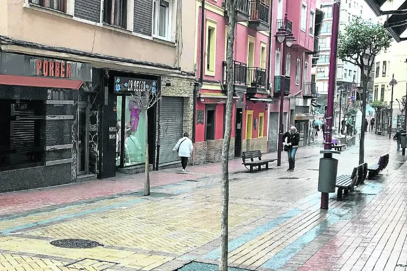 Barakaldon bi emakumeri eraso diete euren bikotekideek asteburuan