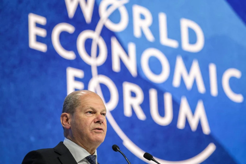 Ekonomialarien bi herenek "atzeraldi globala" espero dute 2023an