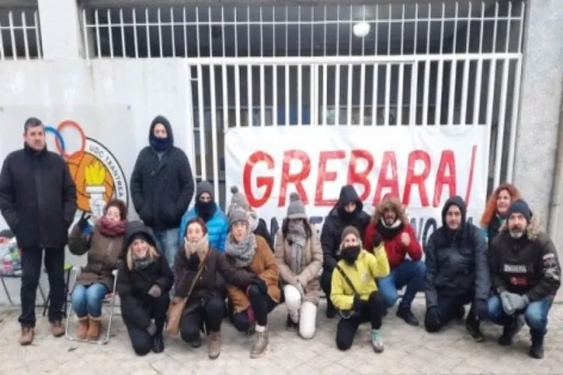 Txantreako igerilekuetako langileek ere greba egingo dute