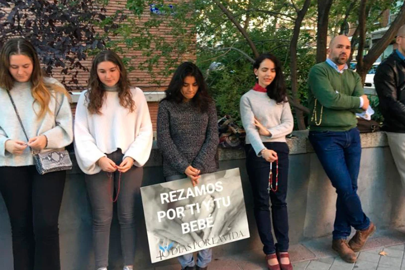 Abortuaren kontrako protestei ekingo diete berriz zenbait klinikaren aurrean