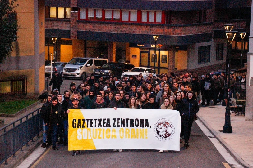 Zestoako Gaztetxe berriari babesa eman diote, mobilizazio baten bidez