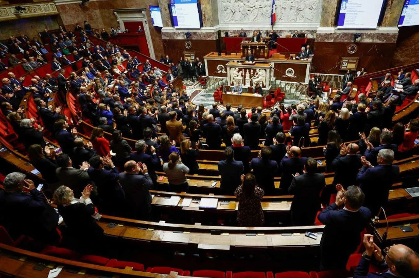 Erretreten erreforma onartu du Frantziako Senatuak
