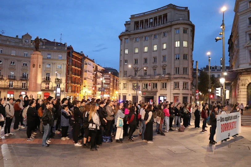 Bizkaian atzemandako sexu-esplotazio sareak direla-eta, Itaiak protestara jo du Bilbon eta Getxon