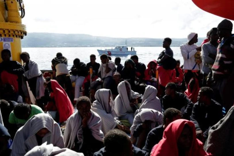 Migratzen ari ziren bost lagun hil eta beste 28 desagertu dira Tunisiako kostatik gertu