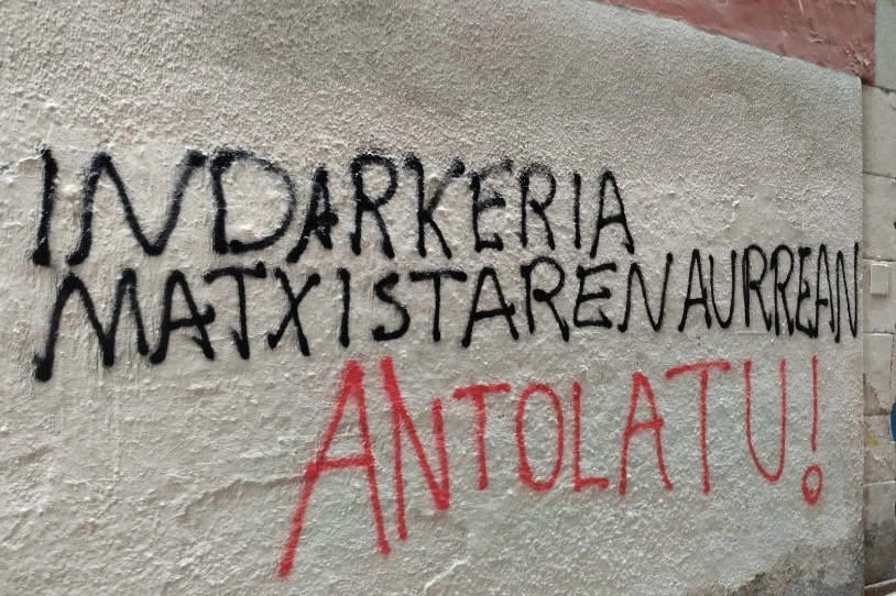 Emakume bat jipoitu eta erre du bere bikotekide ohiak, Deustun