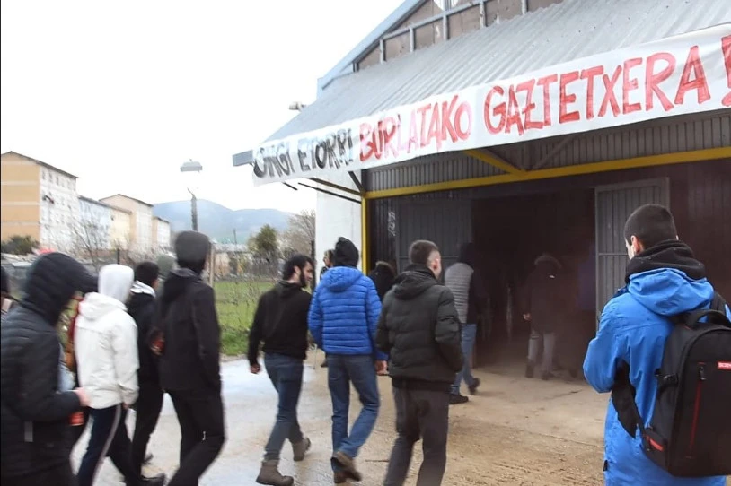 Arriskuan dago berriz Burlatako Gaztetxea
