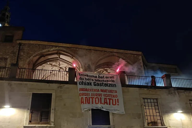 Emakume bat erail du bere bikotekide ohiak Gasteizen