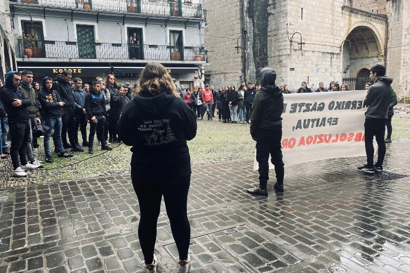 Hilabetea bukatu aurretik Zestoako Gaztetxea utz dezatela exijitu die Elizak Gazte Asanbladakoei