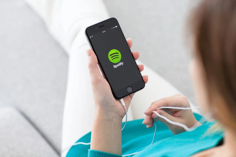 Isuna Spotifyri ere, datuen babesa urratzeagatik