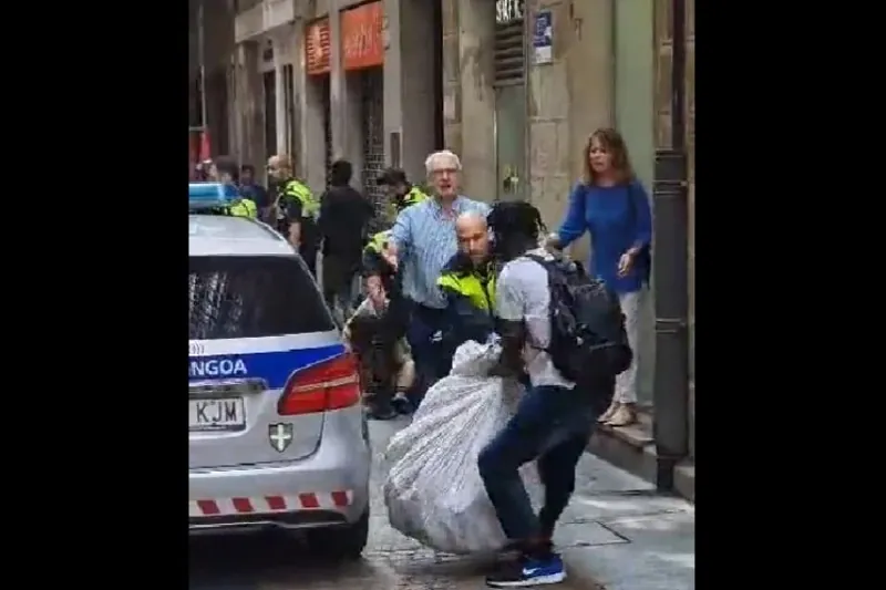 Kaleko hainbat saltzaileren kontra oldartu da polizia Bilbon