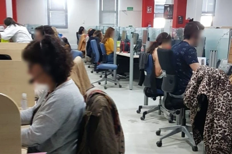 Madrilgo Konecta enpresan, langile bat hil eta ondoan jarraitu behar izan zuten lanean gainerako beharginek