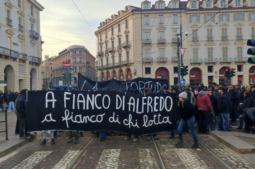 Alfredo Cospito preso politiko italiarrari 23 urteko kartzela-zigorra jarri diote