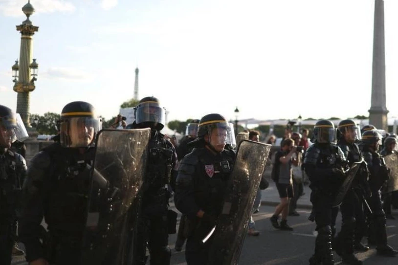 Beste bi hildako Guayanan eta Ruanen, Naëlen erailketaren kontrako protestetan