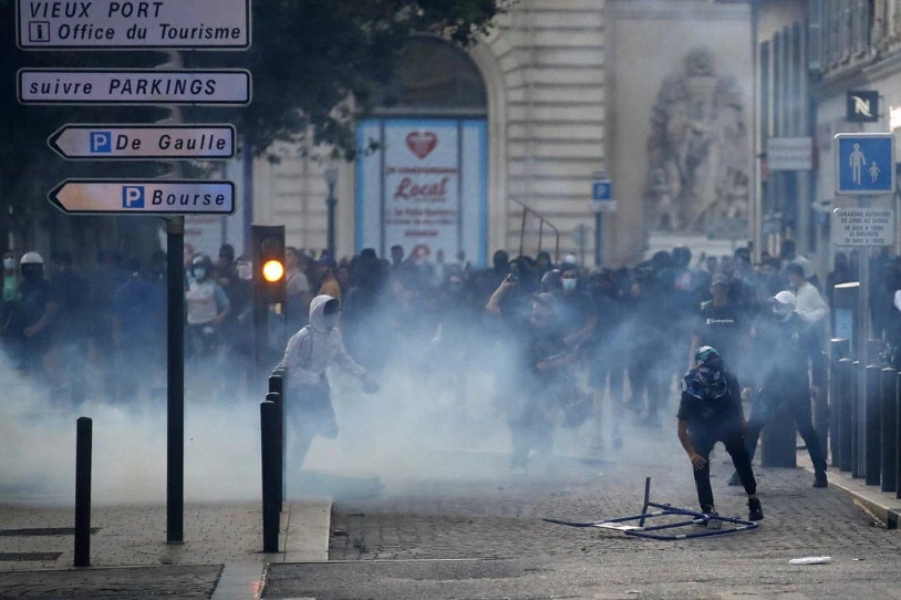 Beste ia 1.000 atxilotu asteburuan Frantzian, polizia-bortizkeriaren aurka piztutako protestetan