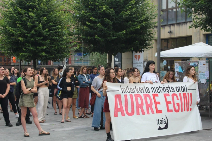 Itaiak protesta gehiago egin ditu, Iruñeko azken erailketa matxista salatzeko