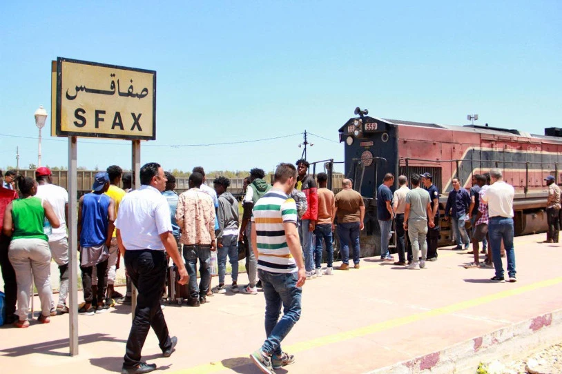 Tunisiari 255 milioi euro emango dizkio Europar Batasunak, migrazio-polizia izatearen truke