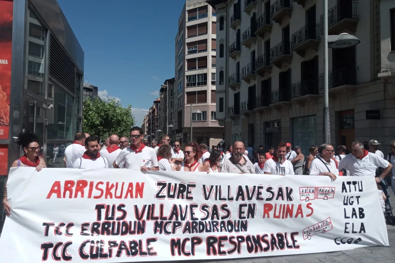 Lan-baldintzak salatu dituzte Villavesako gidariek
