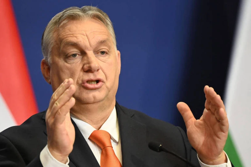 Liburu denda bat zigortu dute Hungarian, harreman homosexual bati buruz hitz egiteagatik