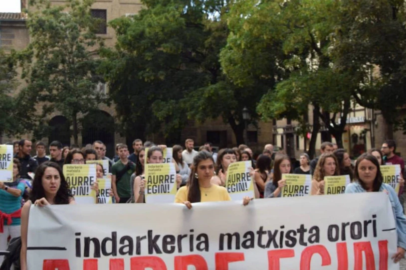 Udan, gutxienez hemezortzi emakume erail dituzte indarkeria matxistaren eraginez Espainiako Estatuan