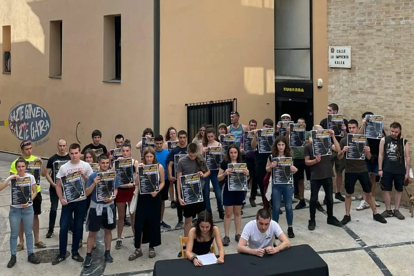 Lizarrako Gaztetxera sartzera zihoazen hainbat gazte identifikatu ditu poliziak