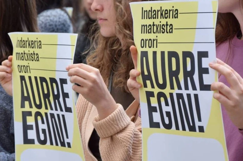 Bikotekide eta amaginarreba ohiak sastakatu ditu gizon batek Errotxapean