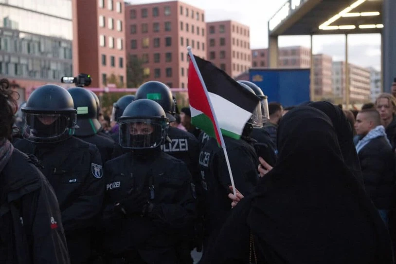 170 atxilotu Berlinen, Palestinari elkartasuna adierazteko protestetan