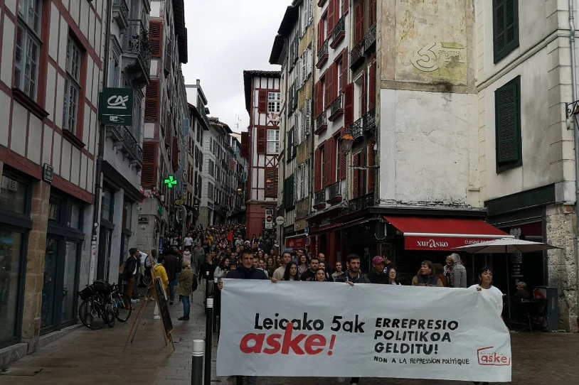 Urtebeteko kartzela-zigorrak berretsi ditu epaileak 'Leioako 5entzat'