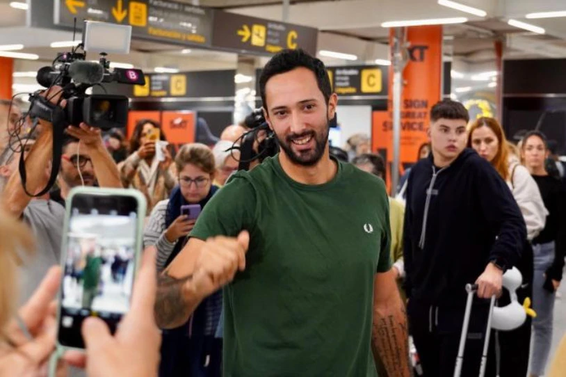 Etxera itzuli da Valtonyc raperoa, sei urtez Belgikan erbesteratuta egon ostean
