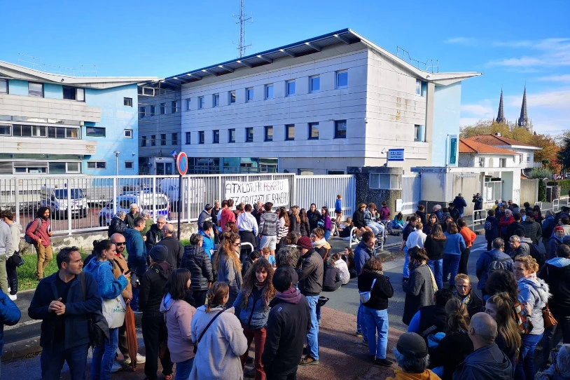 Lau lagun atxilotu ditu Poliziak Itsasun, Kanbon eta Baionan