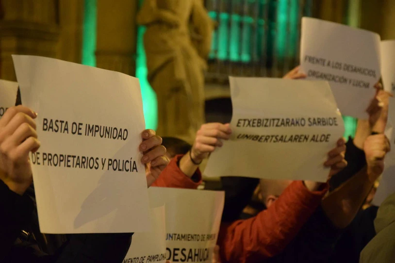 Etxebizitza Bloke Sozialistaren hustearen harira, babes-manifestu bat aurkeztu du Iruñerriko Etxebizitza Sindikatuak