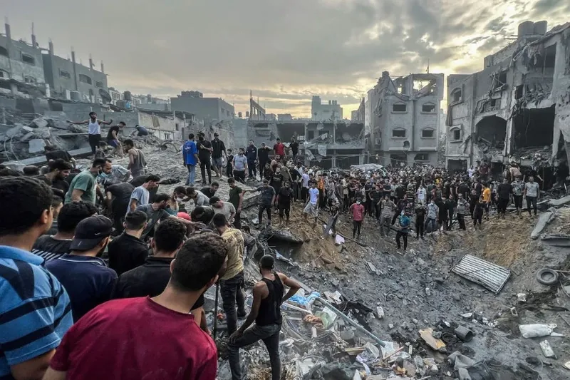 Gazan eraso masiboei berrekin diete sionistek, eta 15.000 palestinar baino gehiago erail dituzte jada