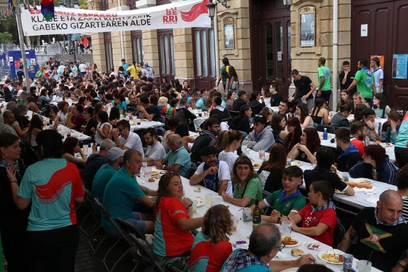 Luberri Konpartsari beto politikoa jarri dio Bilboko Konpartsen Koordinakundeak, Ezker Abertzalearen ekimenez