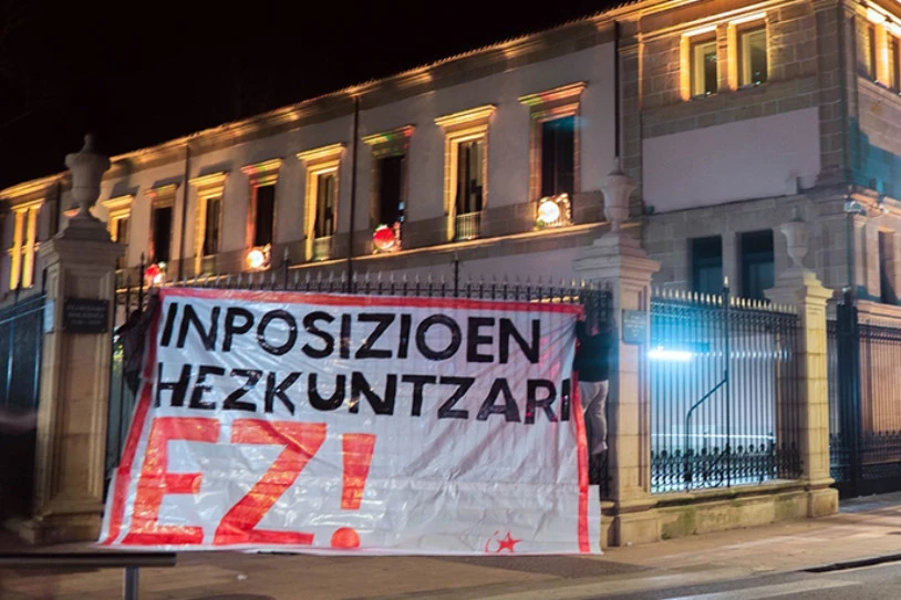 "Inposizioen hezkuntzari" aurre egiteko, borrokari ekin dio IAk Bigarren Hezkuntzan